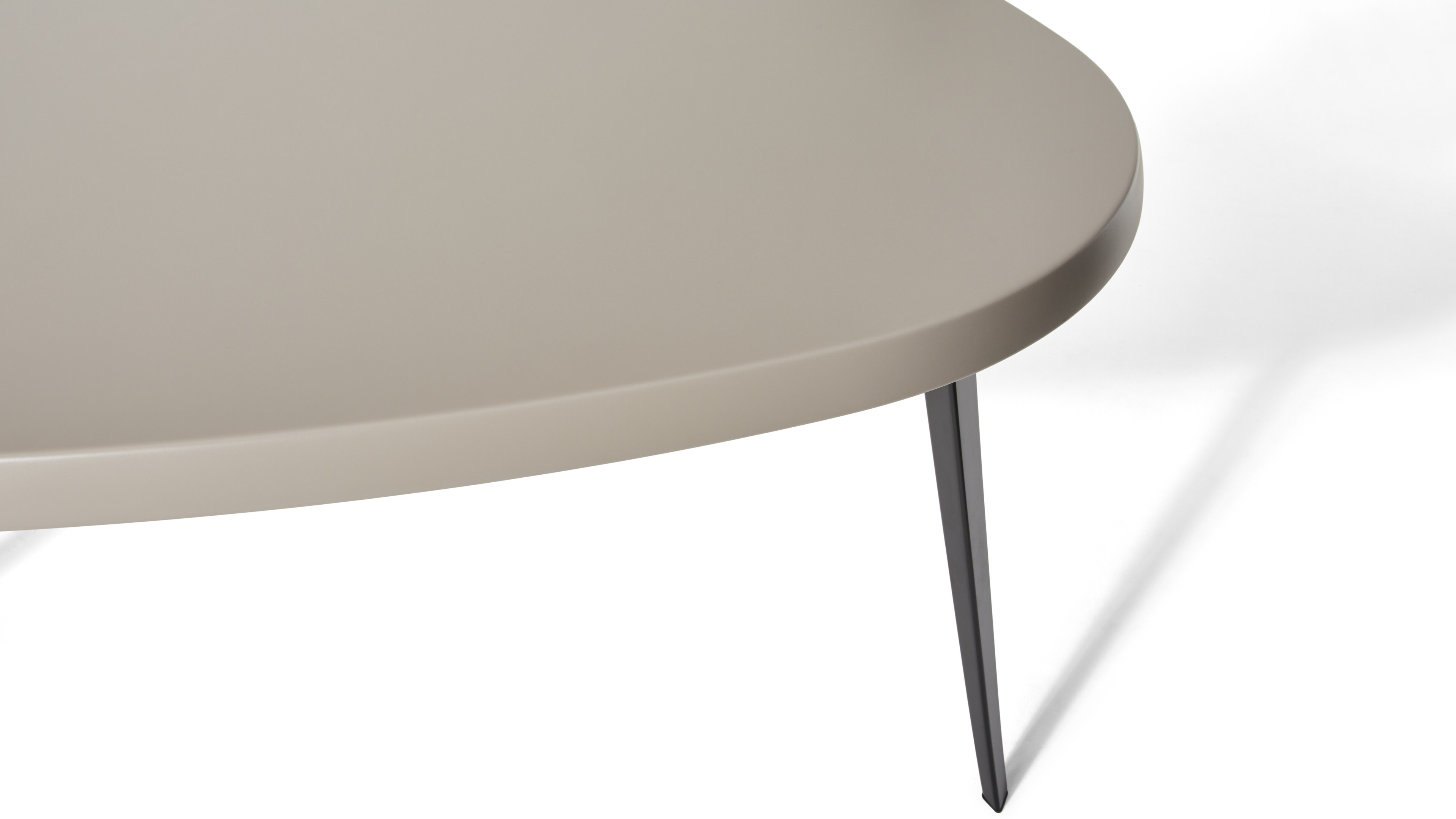 santiccioli.com | Cassina Mexique Outdoor Table